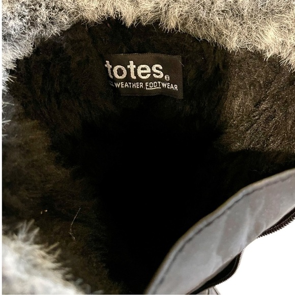 TOTES, WOMENS INSULATED, WATERPROOF, ALL WEATHER BOOTS. RUBBER SOLE. SIZE 8M - Picture 7 of 7